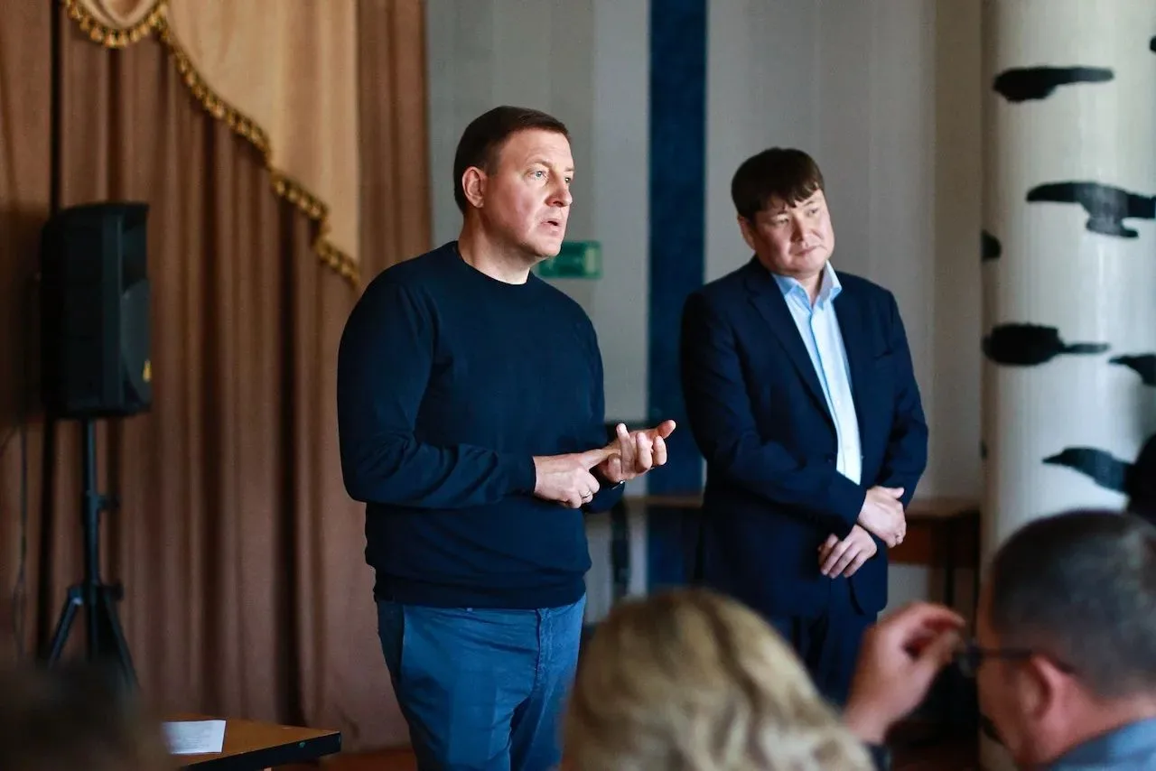 На встрече с жителями села Бийка выяснилось, что вопрос  строительства школы, которая с...