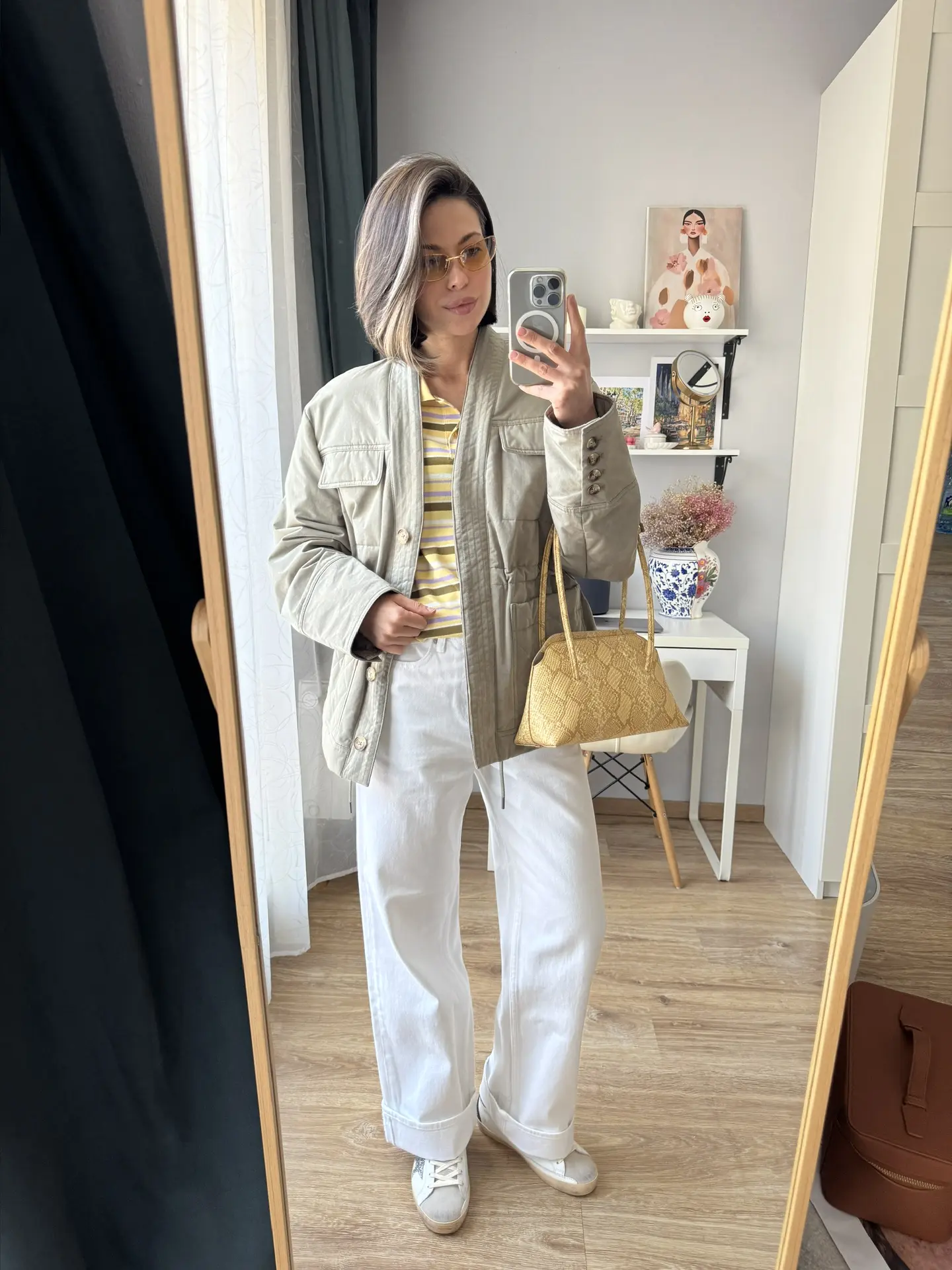 💛

Парка 2mood 
Поло Lime 
Джинсы Aim Clo 
Кеды Golden Goose 
Сумка Askent 
Очки Miu Miu