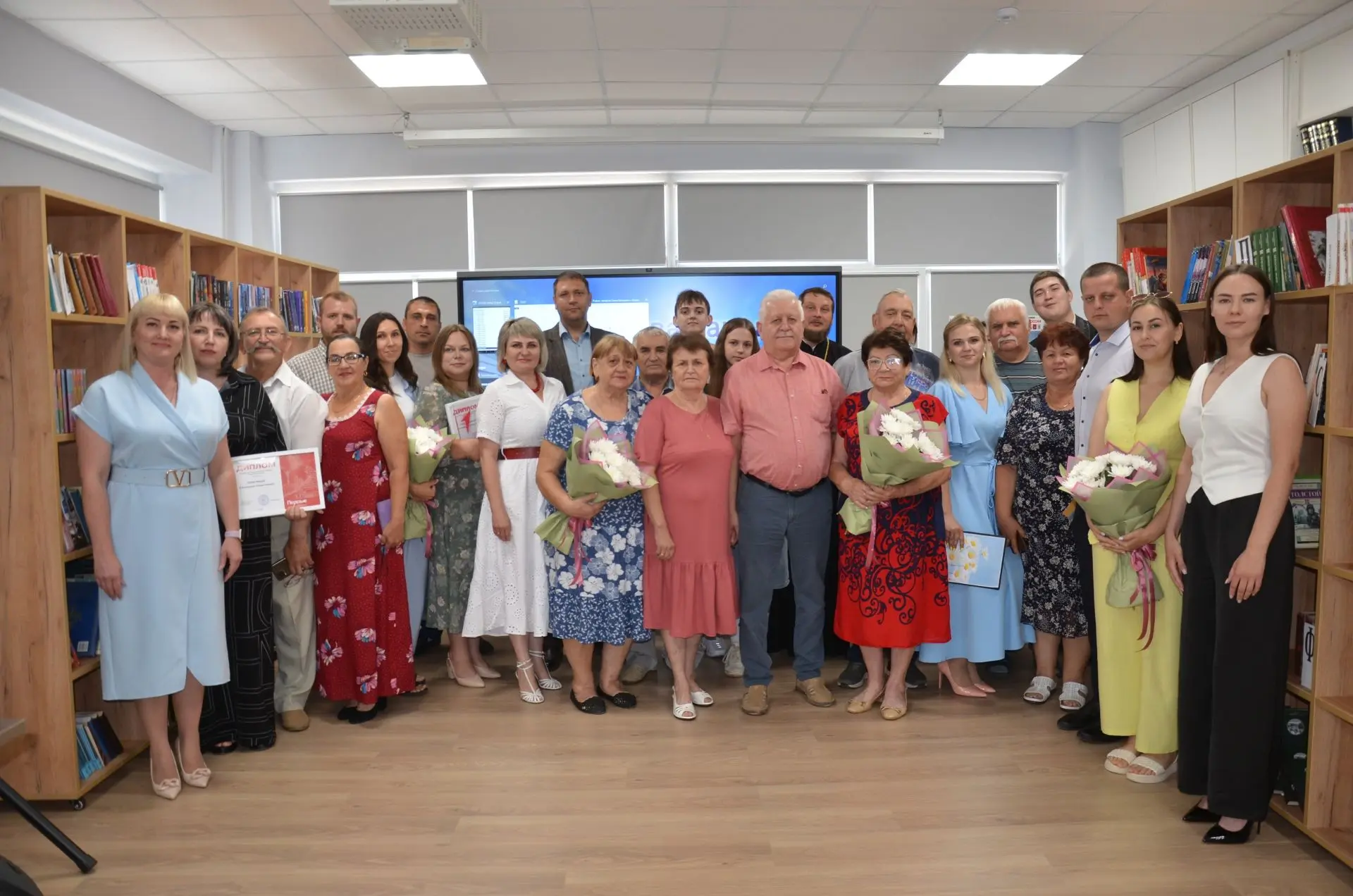 Сегодня, 8 июля, в Центральной районной библиотеке районным домом культуры «Колос» было проведено то