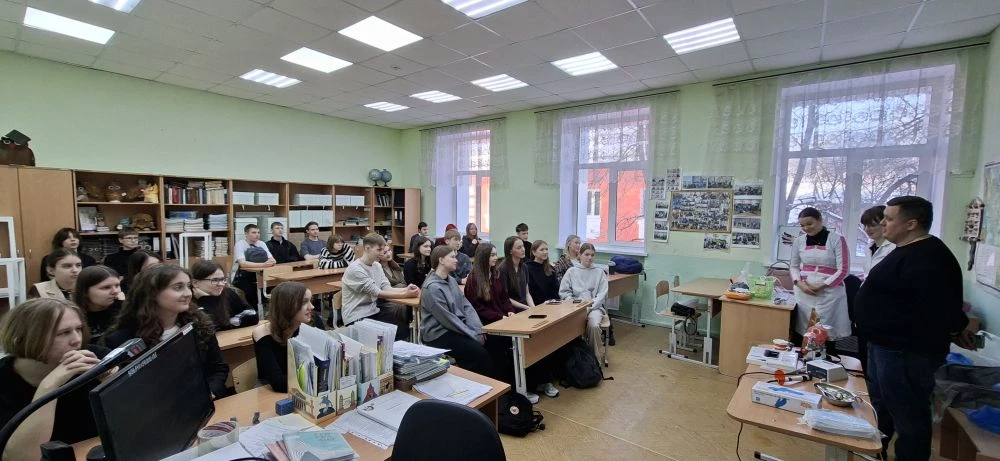 Сегодня, 20 февраля 2026 года, старшеклассники школы познакомились с профессией стомато...