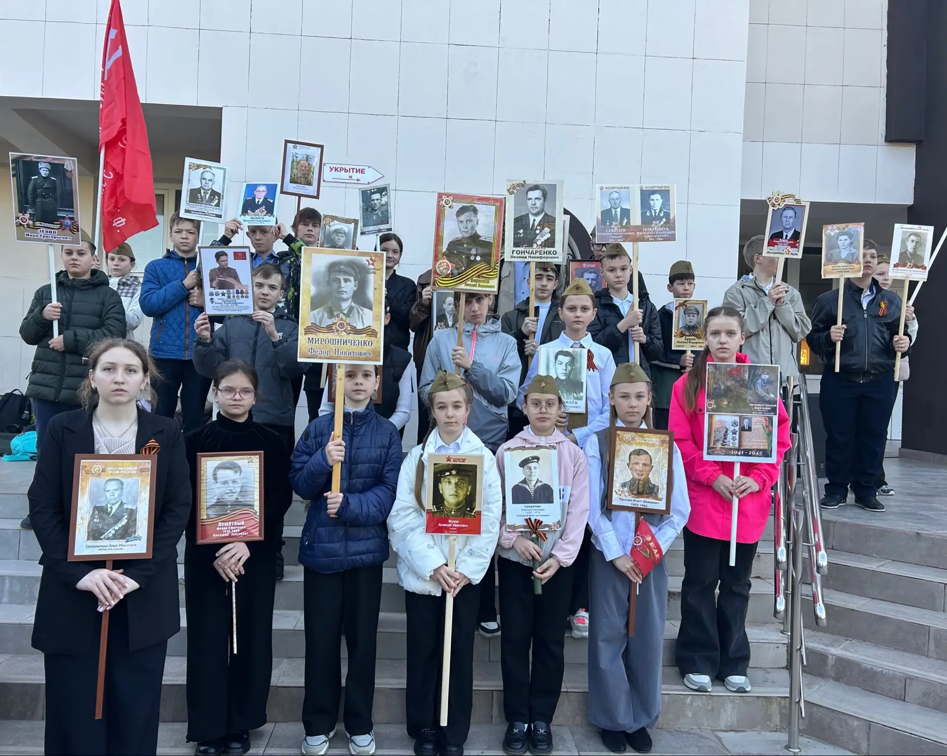 🎖️ Всероссийская акция «Бессмертный полк»   🕯️ В рамках акции «Бессмертный полк» в нашей школе звуча