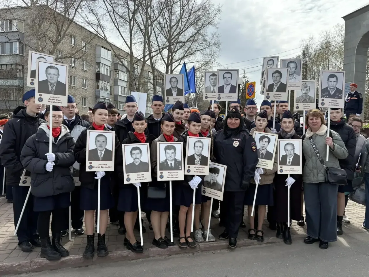 🌹 26 апреля у памятника «Колокол Чернобыля звучит в наших сердцах» состоялось торжественное мероприя
