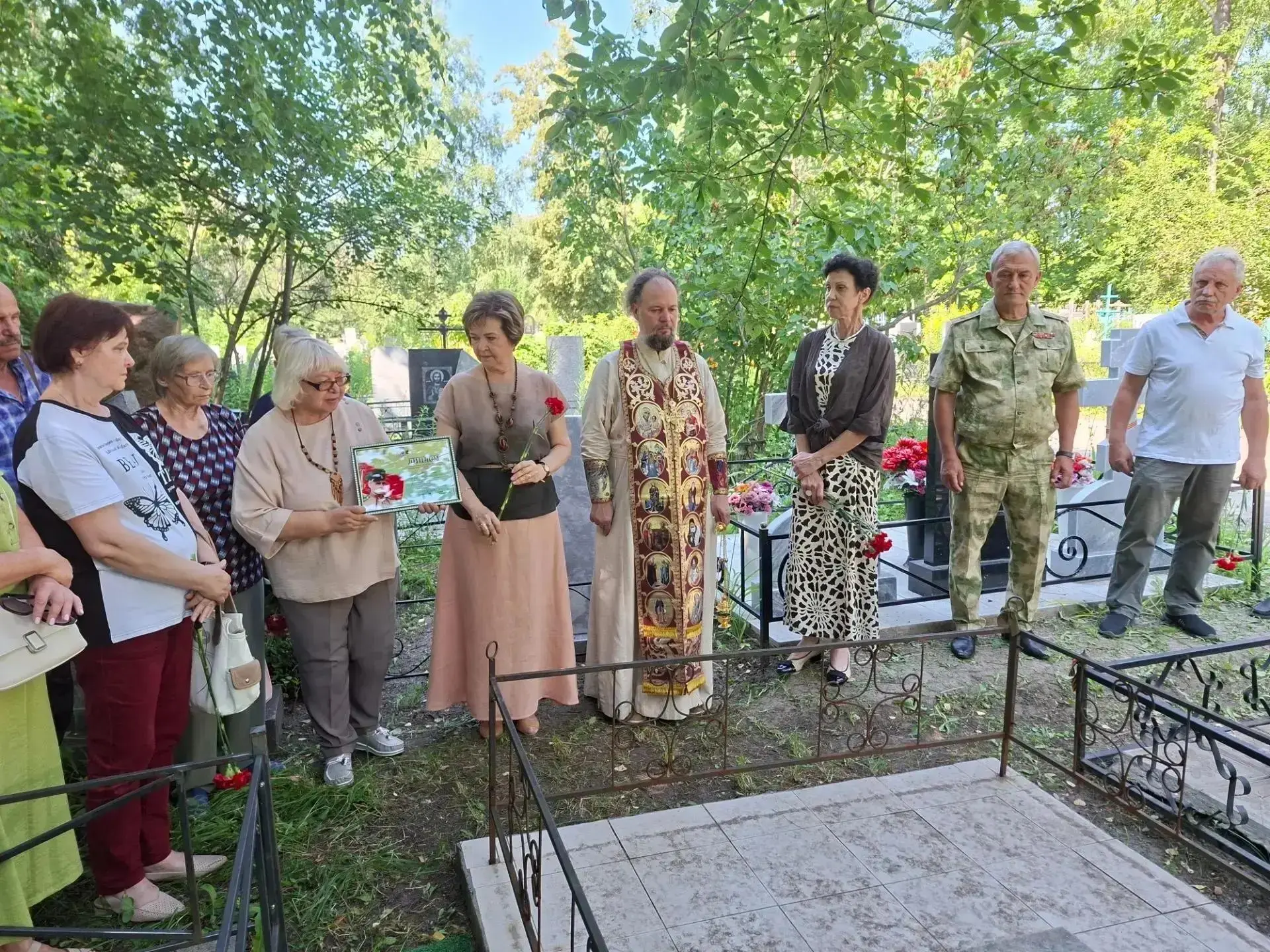 ЧЕРЕЗ ГОДА, ЧЕРЕЗ ВЕКА - ПОМНИМ...

10 июля, в канун годовщины памяти (12 июля) известного сызранца,