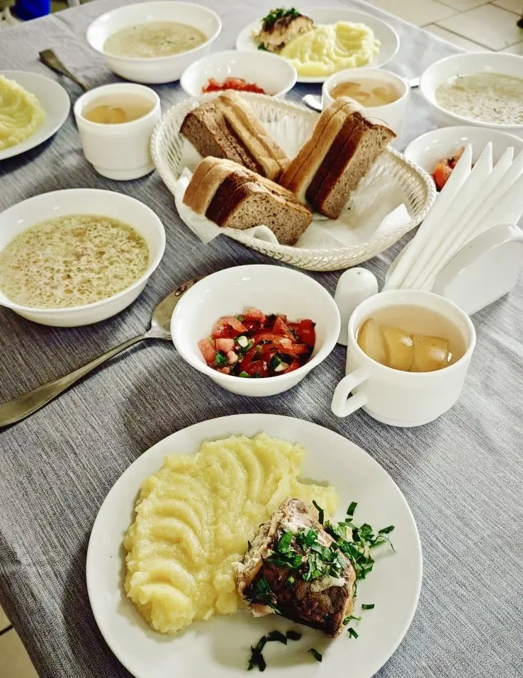🍽️ Как организовано питание в домах-интернатах для престарелых и инвалидов?