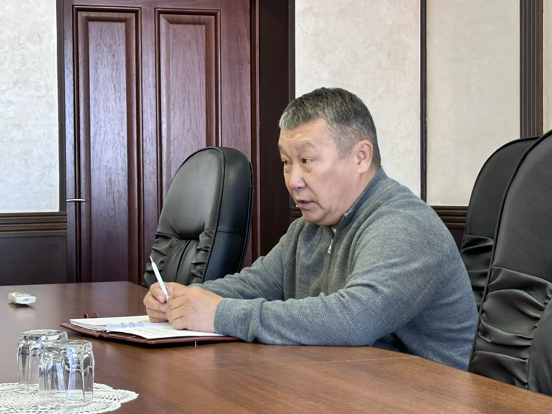 Собрал городской оперативный штаб по топливу.