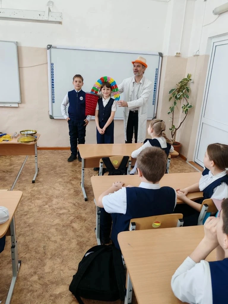 ВОЛШЕБСТВО ДЕТЯМ: как фокусник подарил детям  4 «Б» праздник.  💫 Каждый ребенок любит чудеса и превр