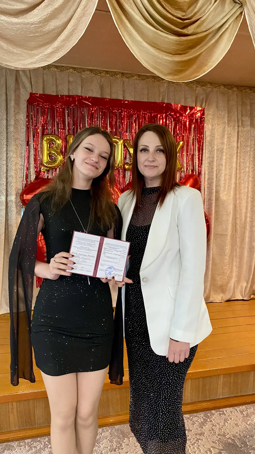 🎉 Выпускной в детской школе искусств: первый важный шаг в мире искусства! 🎉

🥇Вот и настал этот в