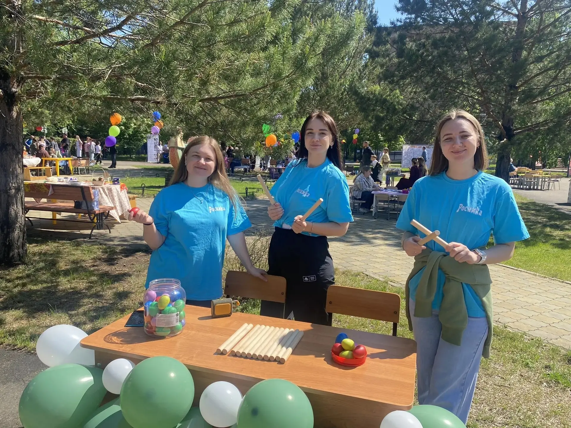 🎈🎈🎈Друзья! 1 июня площадь перед Центром детского творчества Абакана превратилась в настоящий мир 