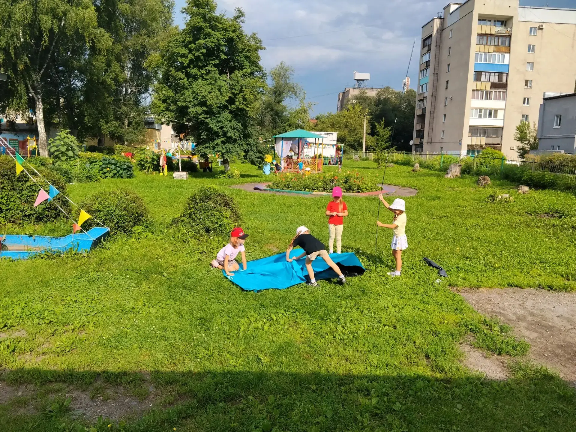 🏕️ Маленькие туристы нашего детского сада делают первые шаги в мире туризма! 🏕️