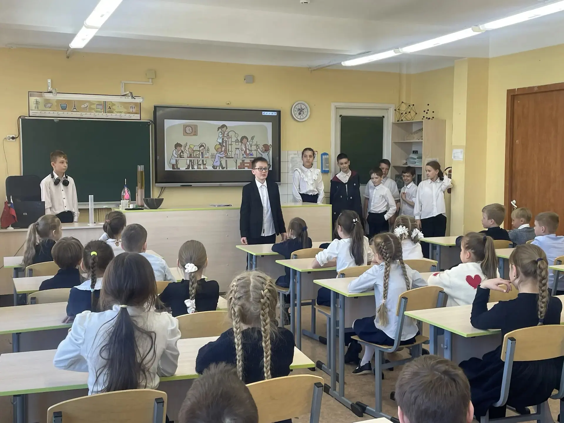 🧪 Физическое шоу — успех на все 100 %! 🧪  5 «Л» класс устроил крутые научные эксперименты для ребят 