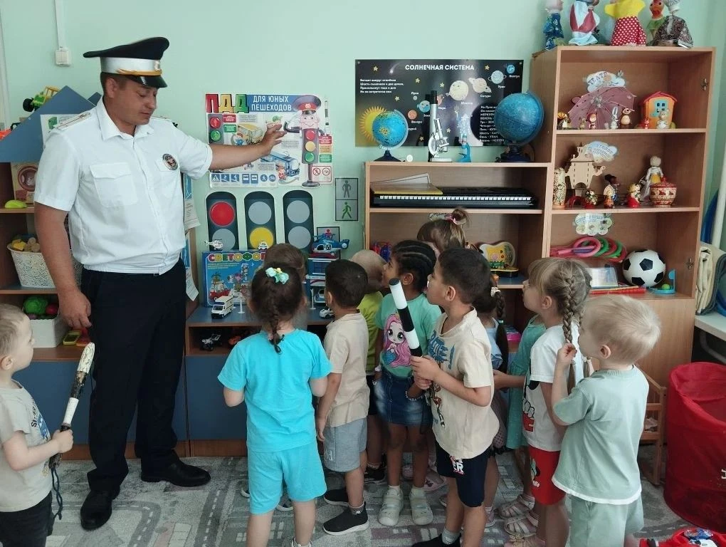 Профилактическое мероприятие по правилам дорожного движения
В нашем детском саду было проведено проф