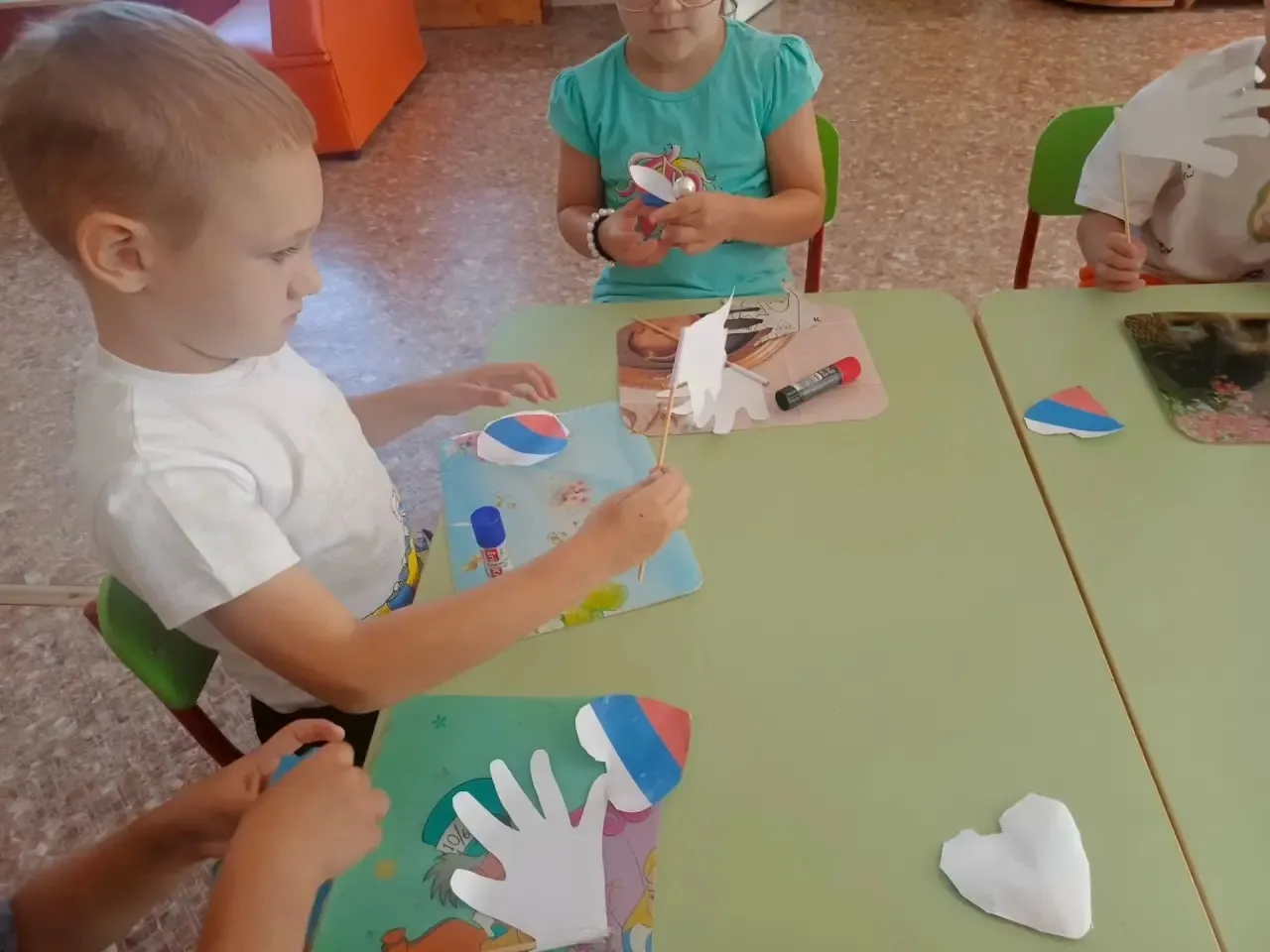 🖐️ Маленькие ладошки — большое чувство Родины! 🇷🇺
