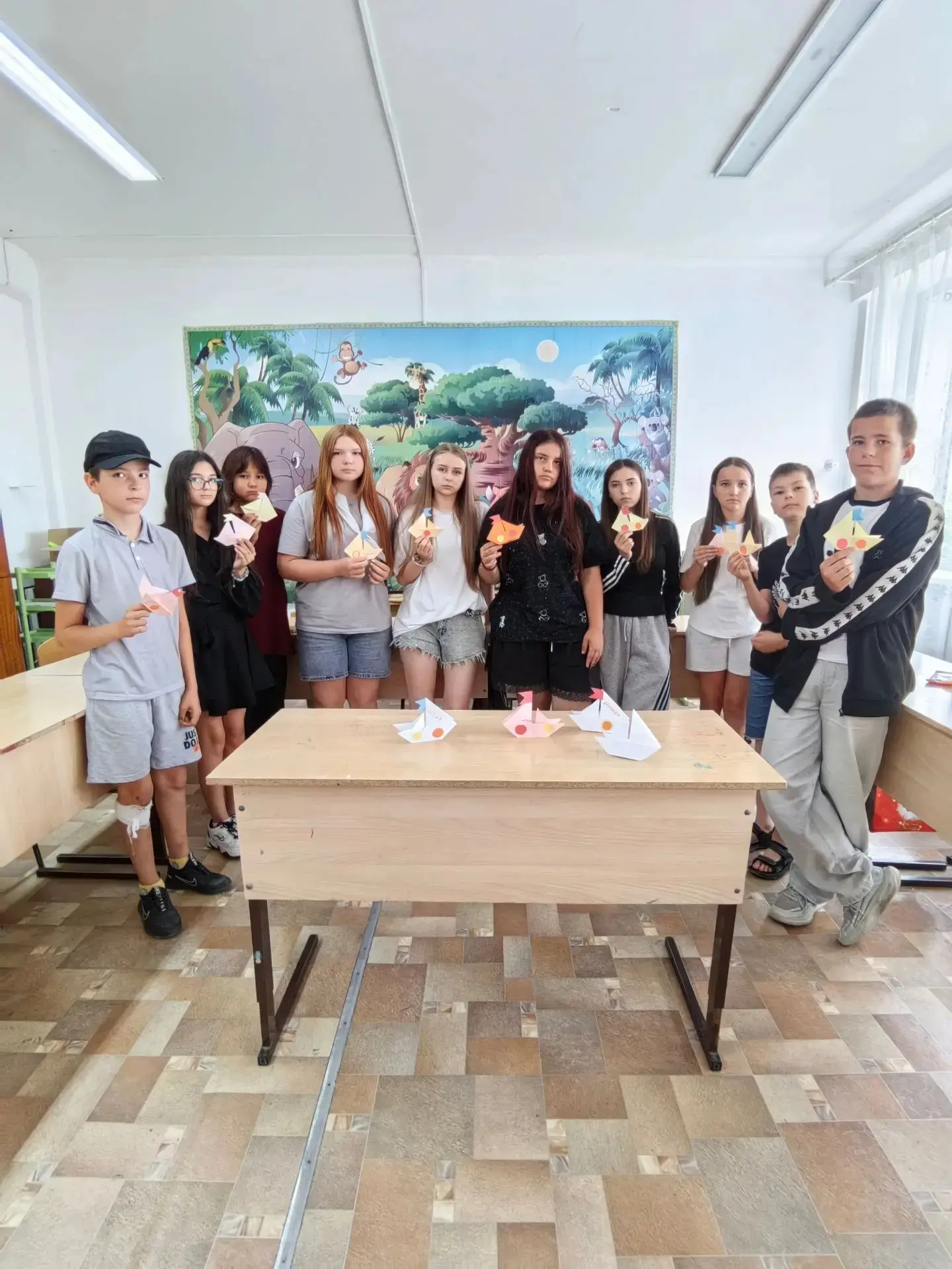 Время ярких идей в лагере «Парус»! 🌊✨

Ко Дню молодёжи у нас прошёл настоящий молодёжный фестиваль,