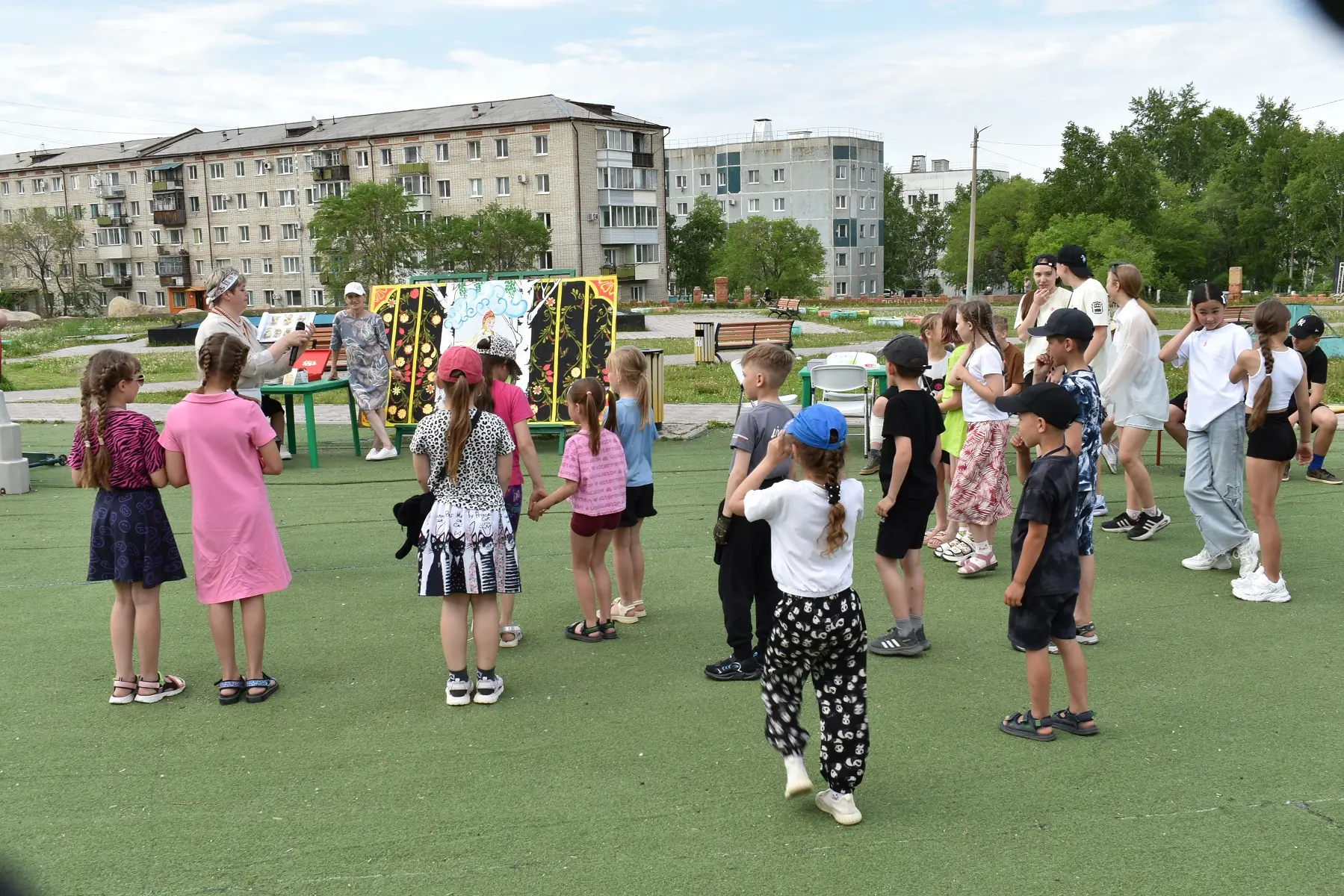 🌟17 июня в Сказочном городке отпраздновали День народных художественных промыслов!
Юные гости с огр