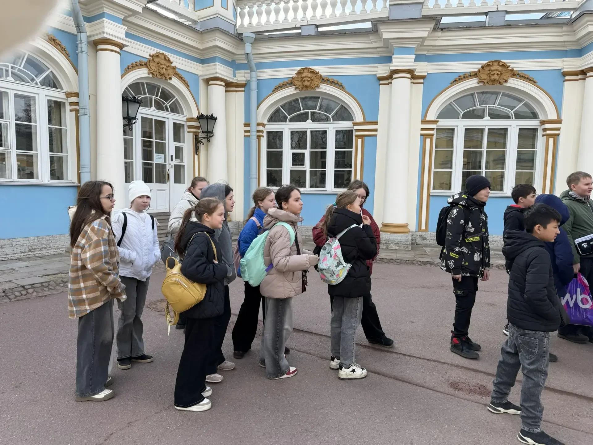 Сегодня 5 «Д» класс с классным руководителем Полупан Еленой Борисовной и родителями ездил на экскурс