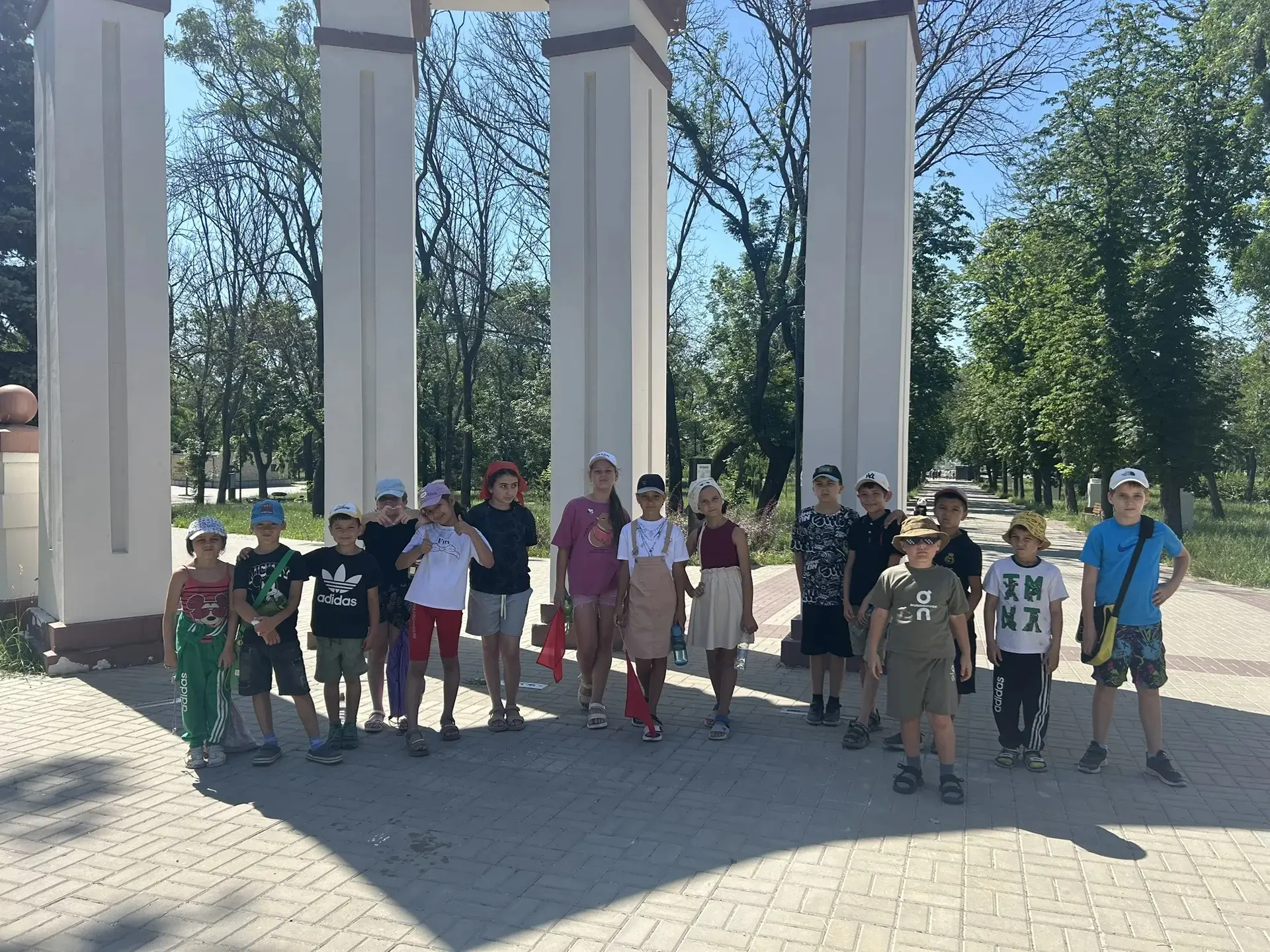 🌳🌲Прогулки в парк являются отличным способом провести время с пользой для детей пришк...