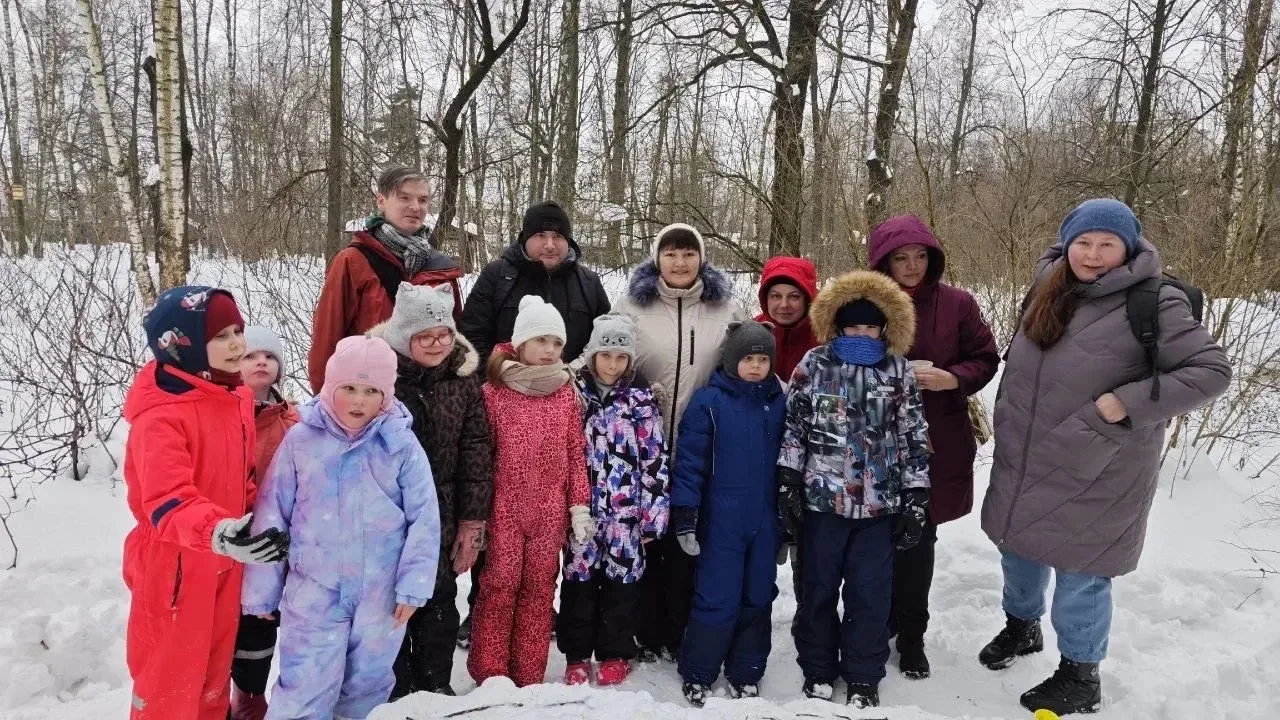 🥰«Первоклашки в деле» – и это дело доброе, творческое и важное!  🐦❄️Наш 1-Б класс стал участником фе