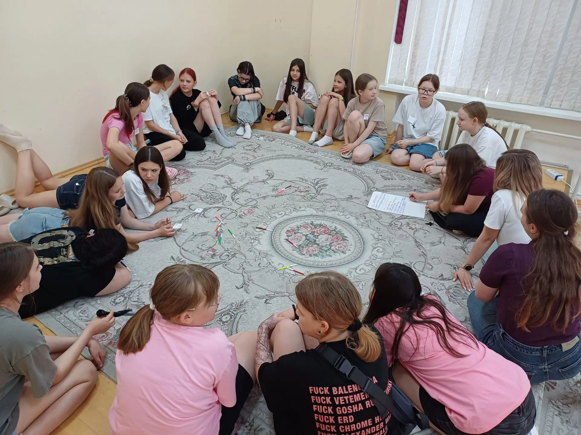 МЕЖДУ НАМИ ТАЕТ ЛЕД: в «Роднике» продолжается летняя смена «ЕДИНСТВОМ СИЛЬНА РОССИЯ»