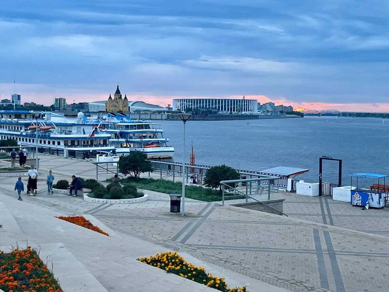 Освежающие водные прогулки, которые нужно сохранить

Если в вашем городе уже вовсю припекает солнце,