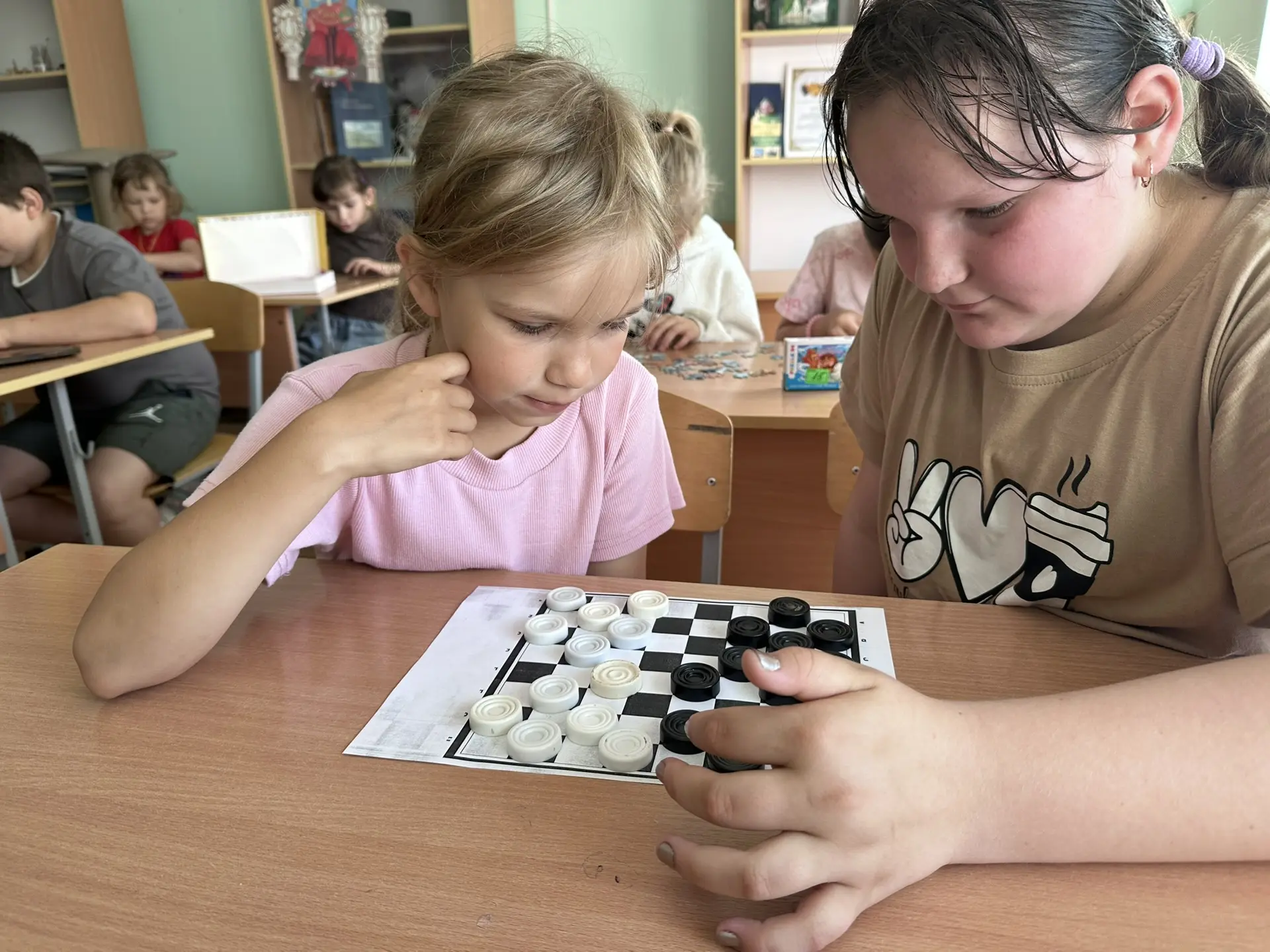 Третий день в пришкольном лагере посвящен настольным играм📌