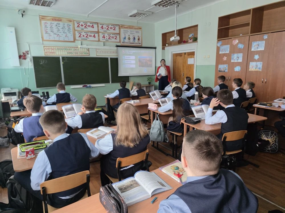 История ожила: как наш Лицей встретил Крымскую весну🇷🇺 18 марта в нашем Лицее особенное внимание уде