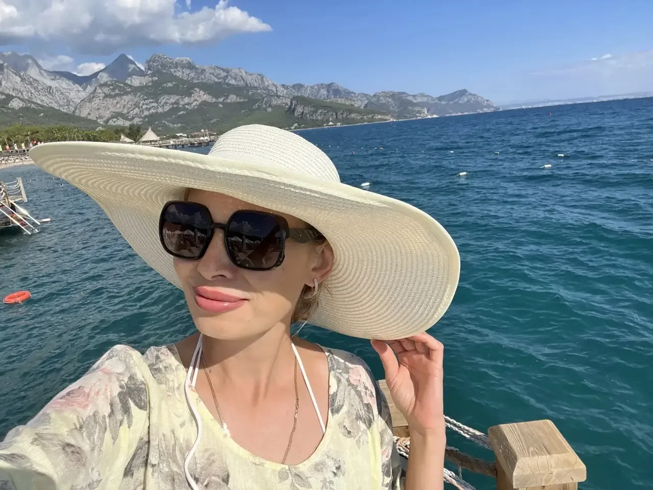 А наш другой менеджер Екатерина сейчас отдыхает в 🇹🇷Турции и делиться двумя живописны...