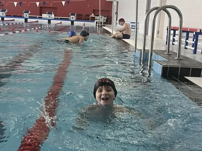 🌊Репортаж из бассейна🏊

Наши мальчишки из школьного лагеря сегодня покорили водную стихию! 🏊‍♂️ В