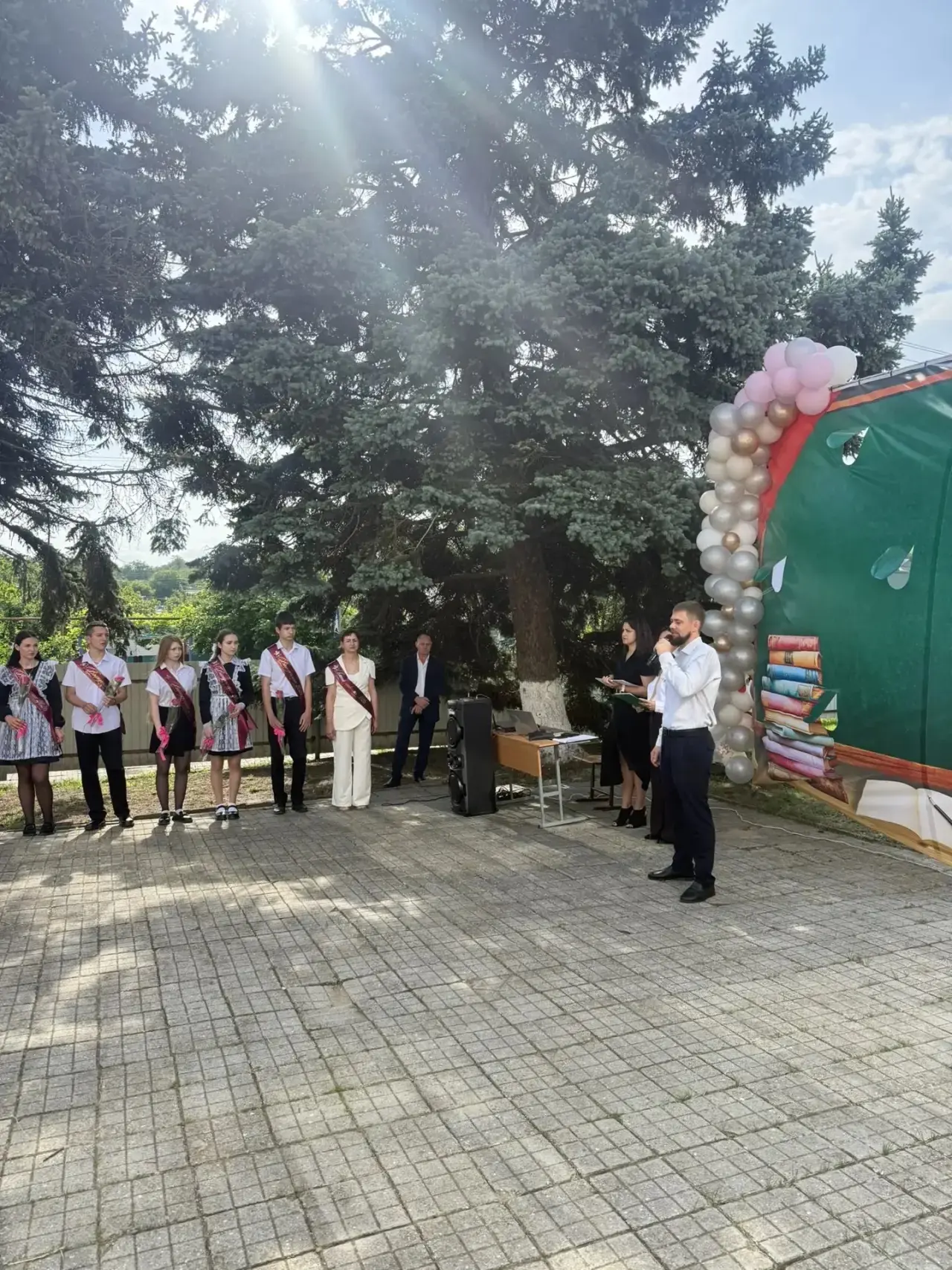 🎉🔔 Последний звонок в нашей любимой школе! 🔔🎉