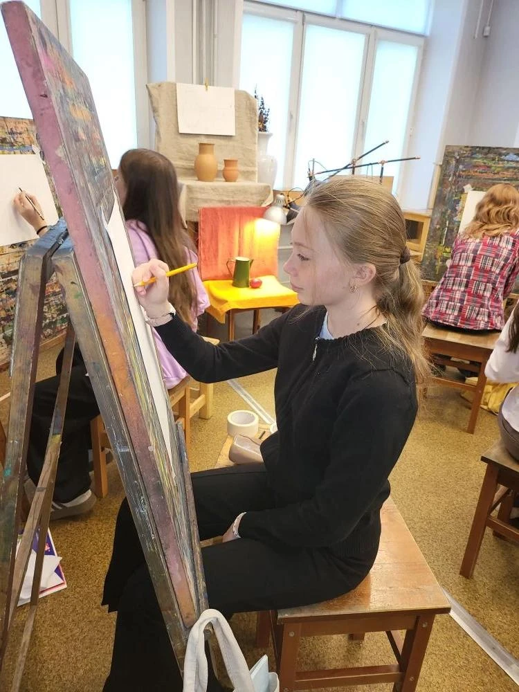 🎨В Детской художественной школе г.Калуги прошли экзамены в 1 класс групп несовершеннол...
