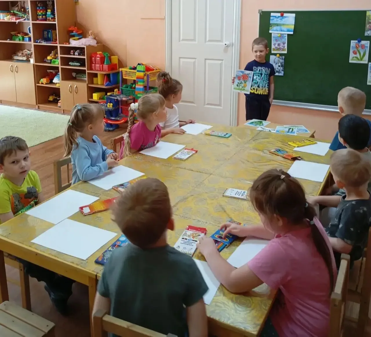 🌸Сегодня весь день ребята средней группы посвятили цветам.