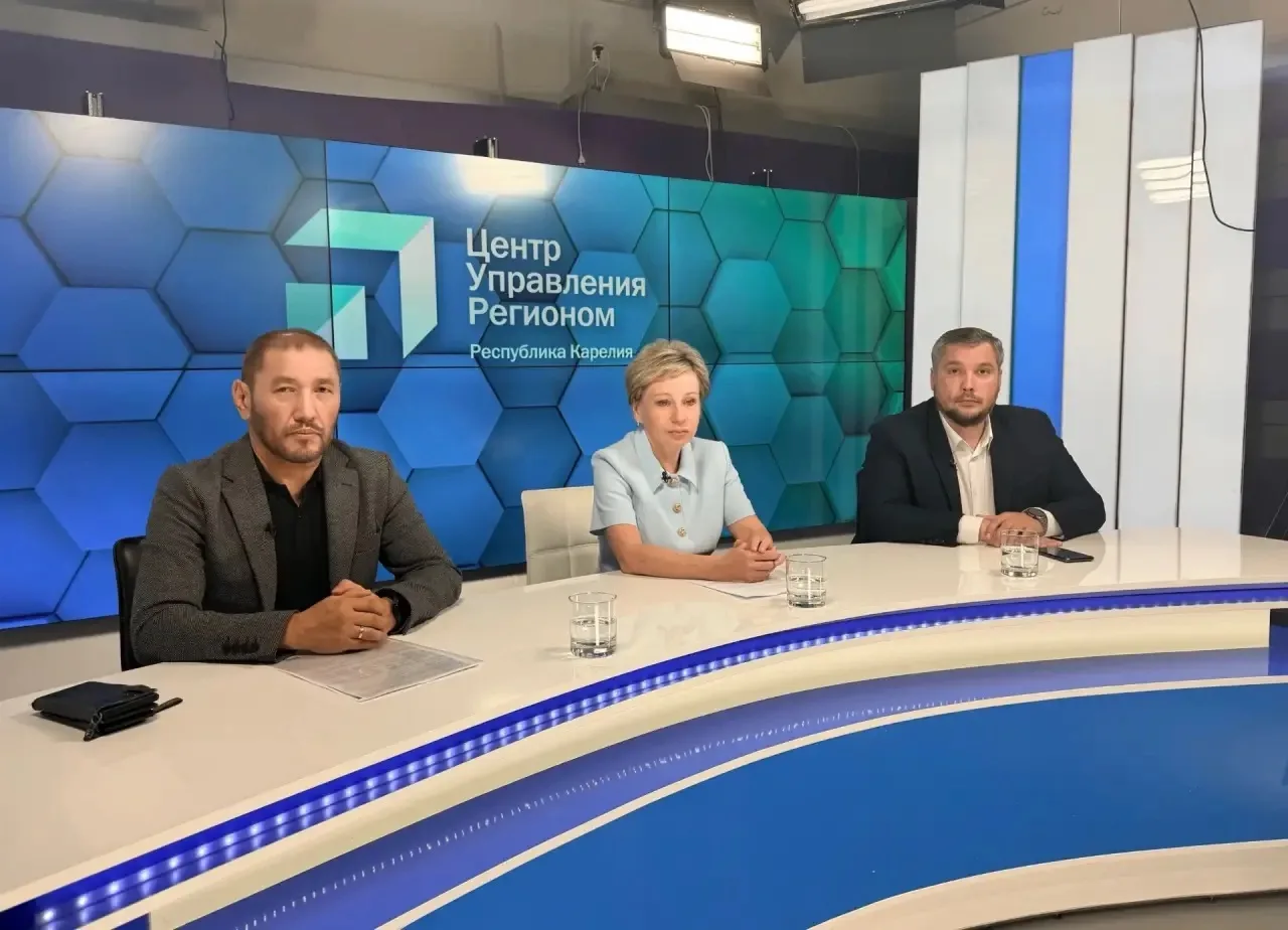 📺 Вчера в прямом эфире проекта «ЦУР объясняет» обсудили развитие здравоохранения в Костомукшском му