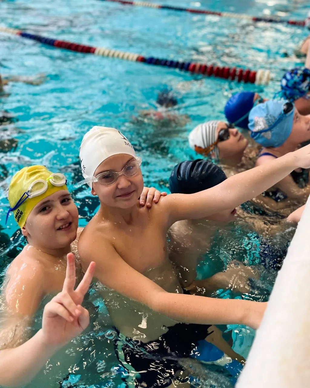 🏊‍♂️ С Днём защиты детей! Летом мы не останавливаем нашу работу, поэтому ждём вас на з...