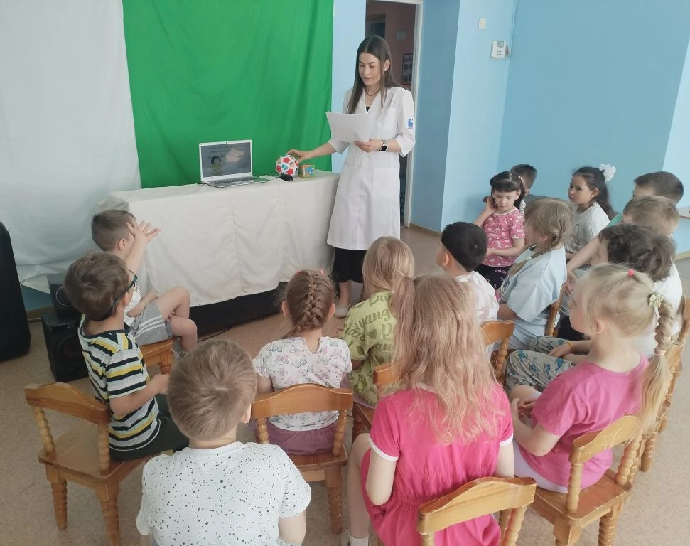 Сегодня в нашем детском саду состоялась беседа о ЗОЖ, а именно о здоровом питании. Бесе...
