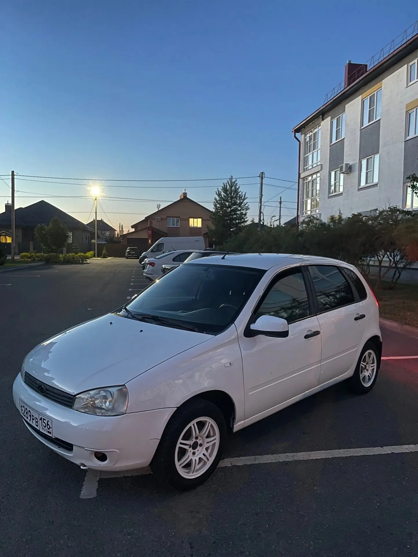 Продам Lada Kalina 2012 года выпуска. Юридически чистая, без штрафов, запретов и аресто...