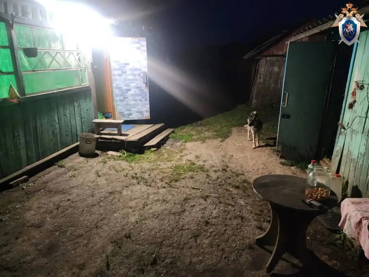 В Ельне мужчина до смерти избил знакомого из ревности и вместе с женой попытался спрята...