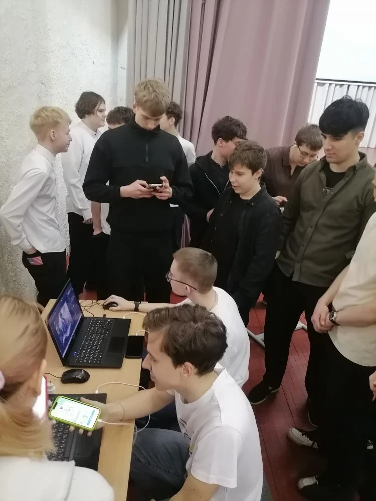 📢 В нашей школе прошло профориентационное мероприятие!  У нас в гостях были представители Министерст