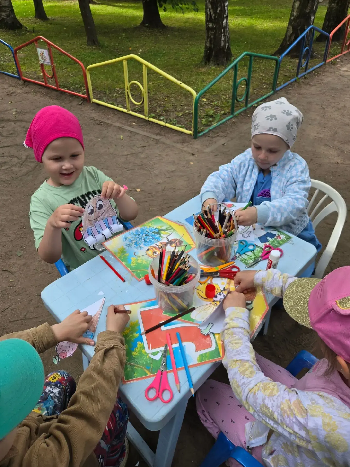 Летом всегда весело! Продолжают работу наши творческие мастерские! В театральной мастерской, наблюда