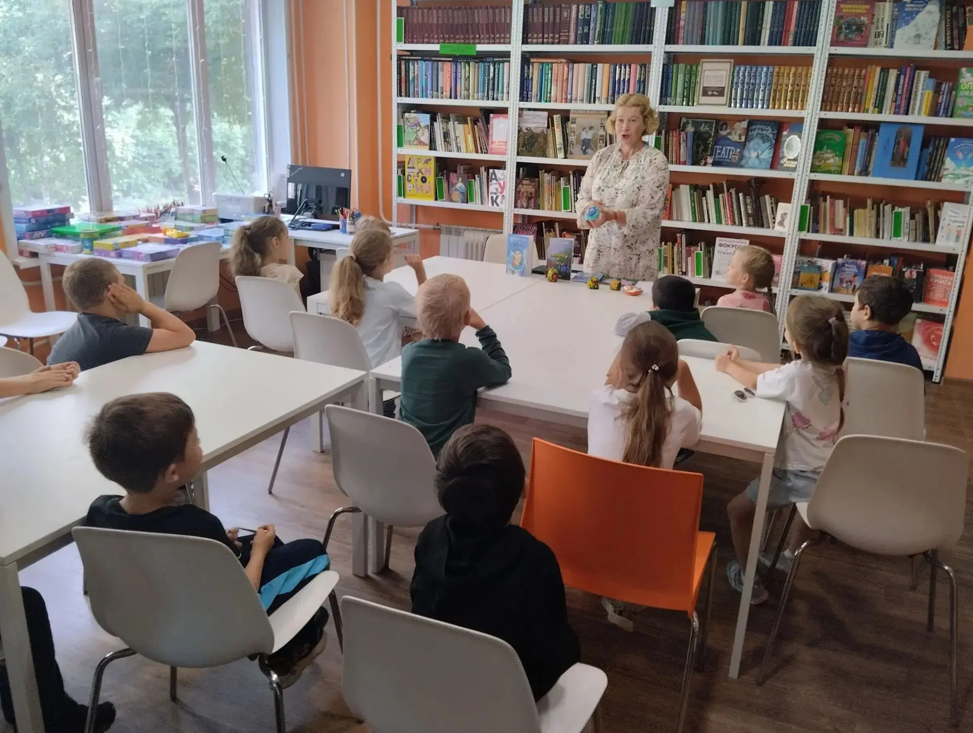 Воспитанников группы "Вишенки" пригласили на встречу с  детской писательницей Галиной Н...