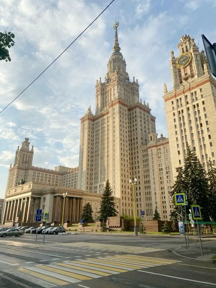 Дети - в школу, мать - в университет)