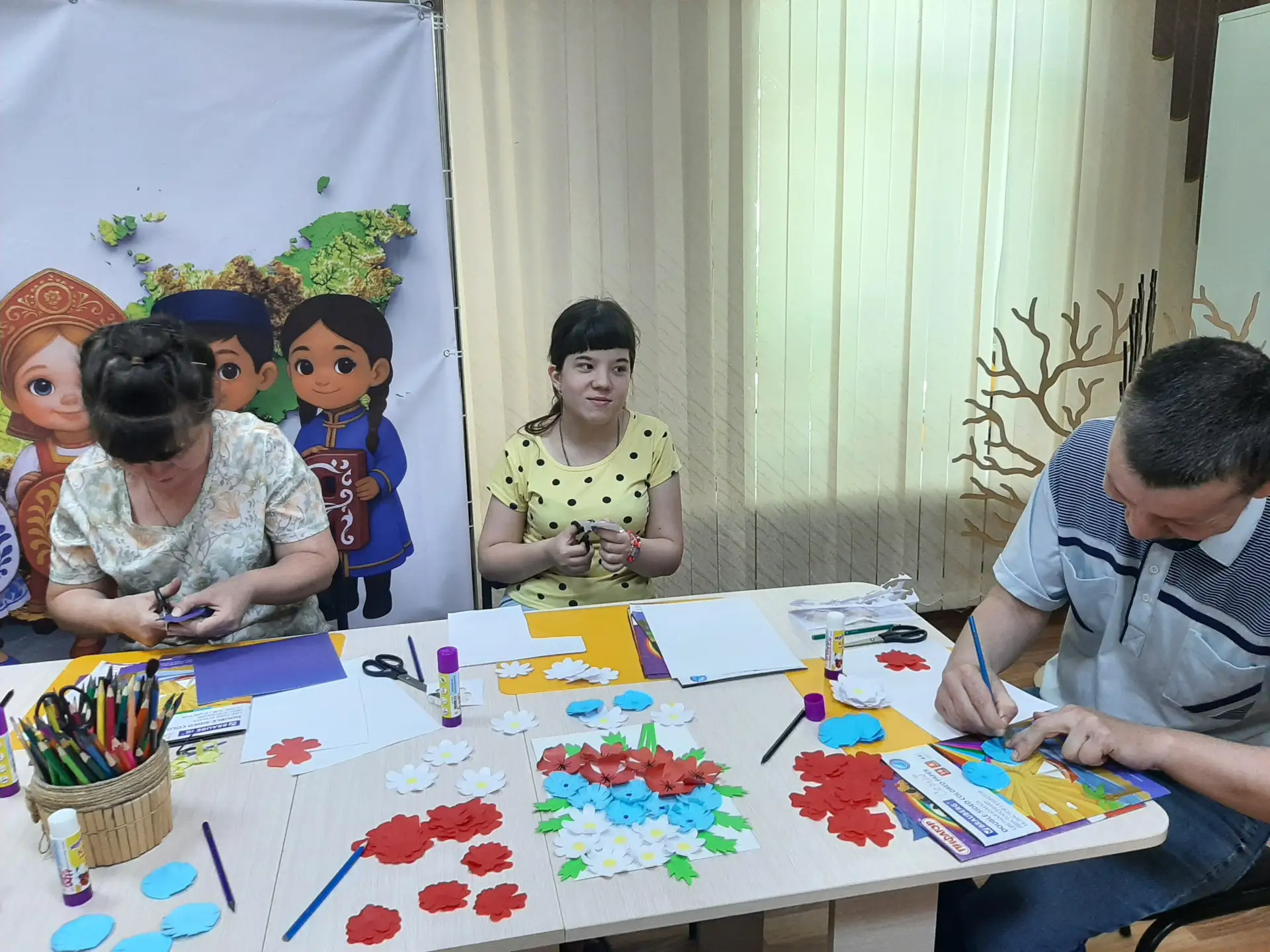 В ГАУ СО КЦСОН Петровского района прошло очередное занятие с получателями социальных услуг