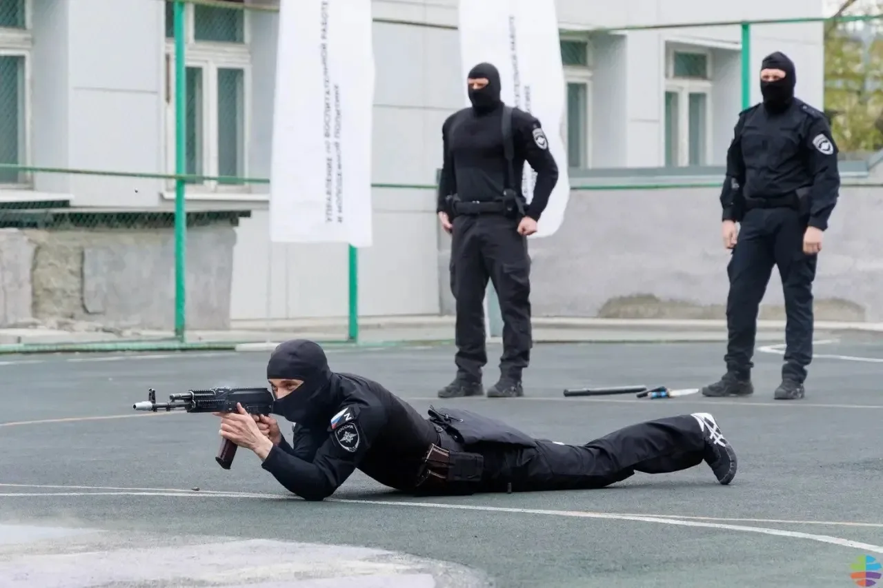 В Новосибирске сотрудники полиции приняли участие в мастер-классе «Точка перехвата»  В Сибирском гос
