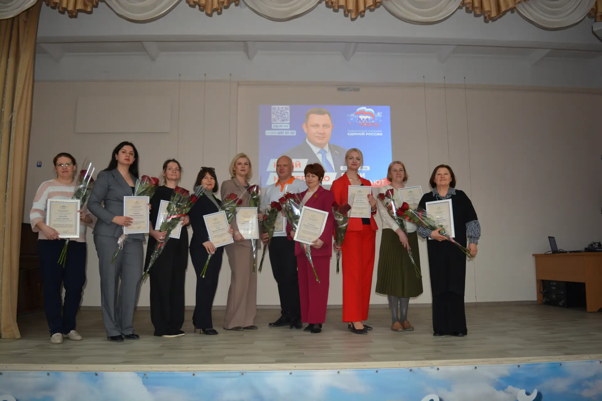 В симферопольской школе № 30 им. Аматуни прошла встреча педагогической общественности и избирателей 