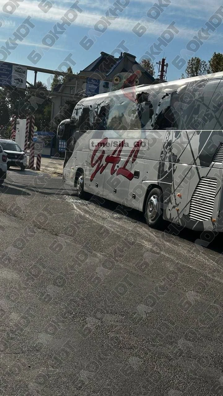💥 Снаряд ПВО попал в автобус возле Одесской области