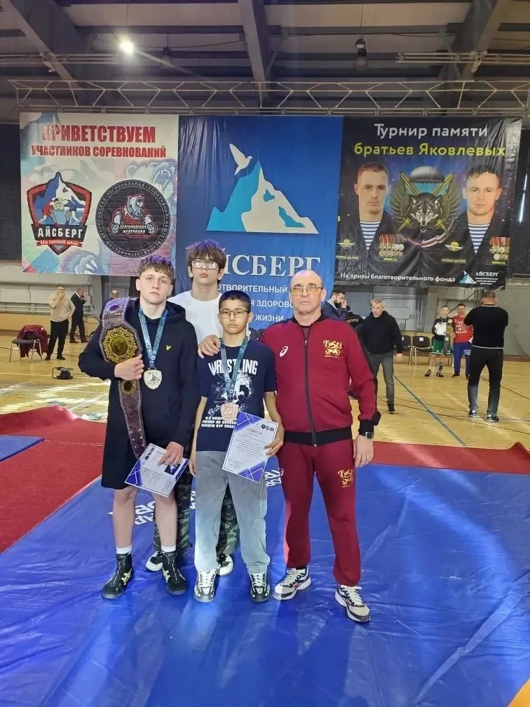 🤼 15-16 мая в городе Старый Оскол прошел Всероссийский турнир по вольной борьбе "Айсбе...