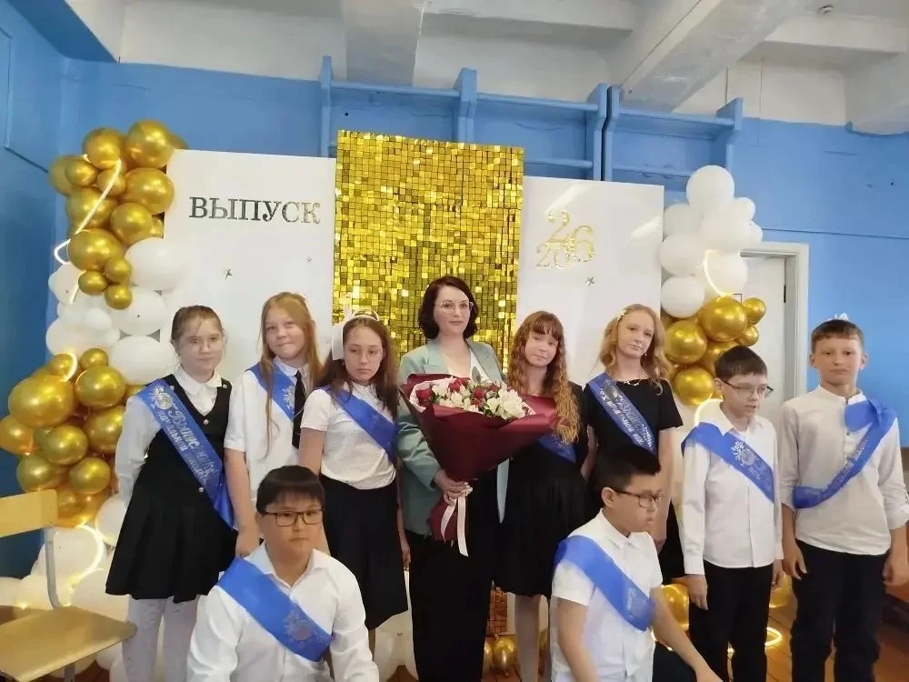 🎓 В нашей школе состоялся последний звонок для учащихся 4-х классов 🎓