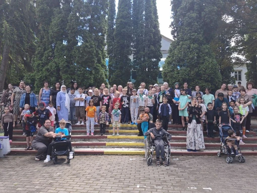 В Краевом реабилитационном центре «Орленок» прошла торжественная линейка, посвященная открытию седьм