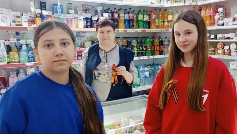 🎗️🤝 ПЕРВЫЕ В СТРОЮ ПАМЯТИ: акция «Георгиевская ленточка»!
