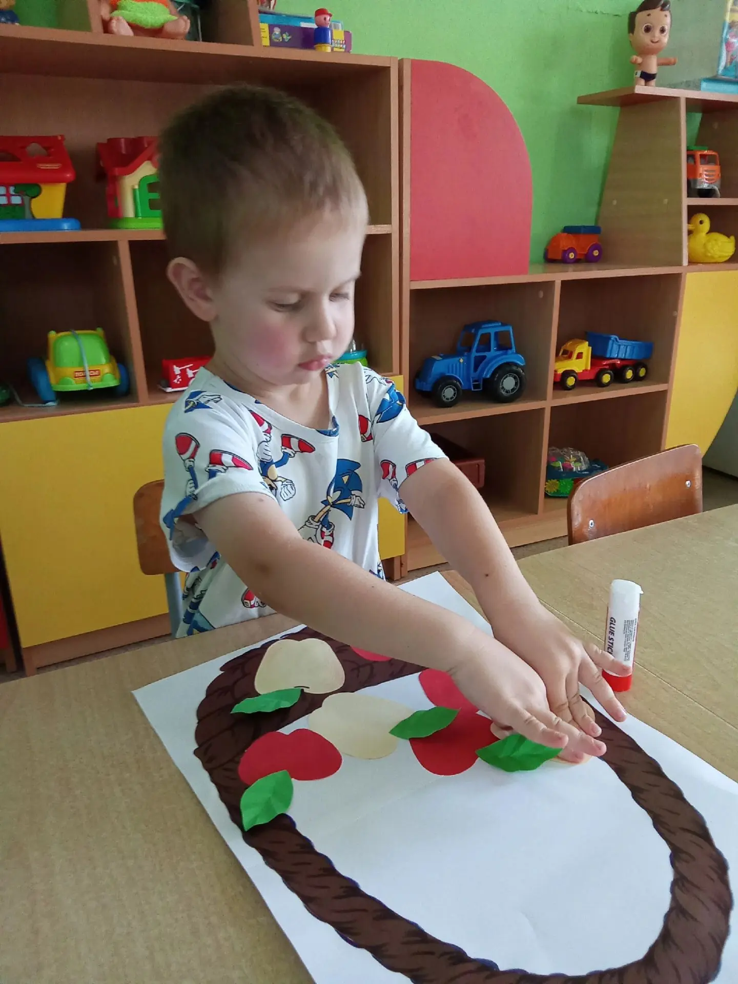 Сегодня в первой и второй младшей группе прошёл очень уютный и познавательный день! Мы ...