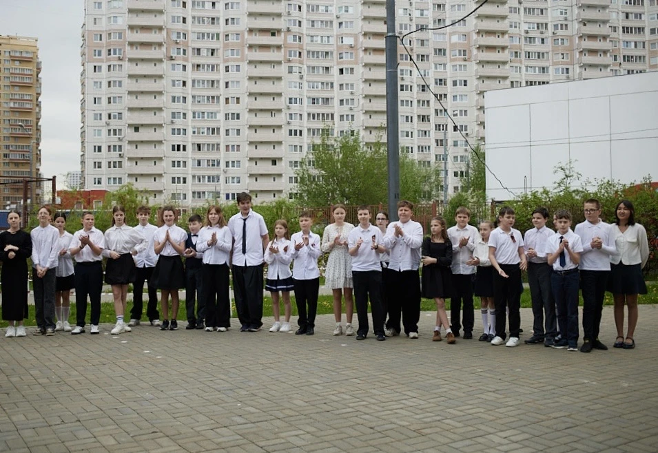 🕊️ В преддверии Дня Великой Победы наша школа традиционно присоединилась к ежегодной военно-патриоти