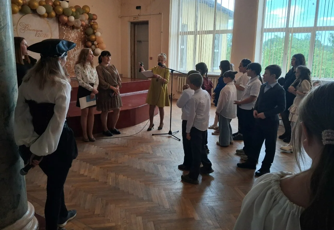 В ЦКДКаменецкий встречаем выпускников - 2026. Замечательно, когда участвуют и дети, и родители, и лю